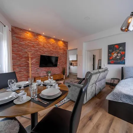 Ferienwohnung Aurora 3, Mit Garten & Modern Lägenhet Wilhelmshaven