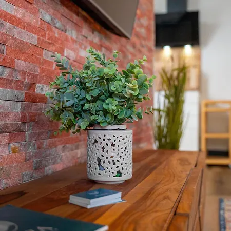 Ferienwohnung Aurora 3, Mit Garten & Modern